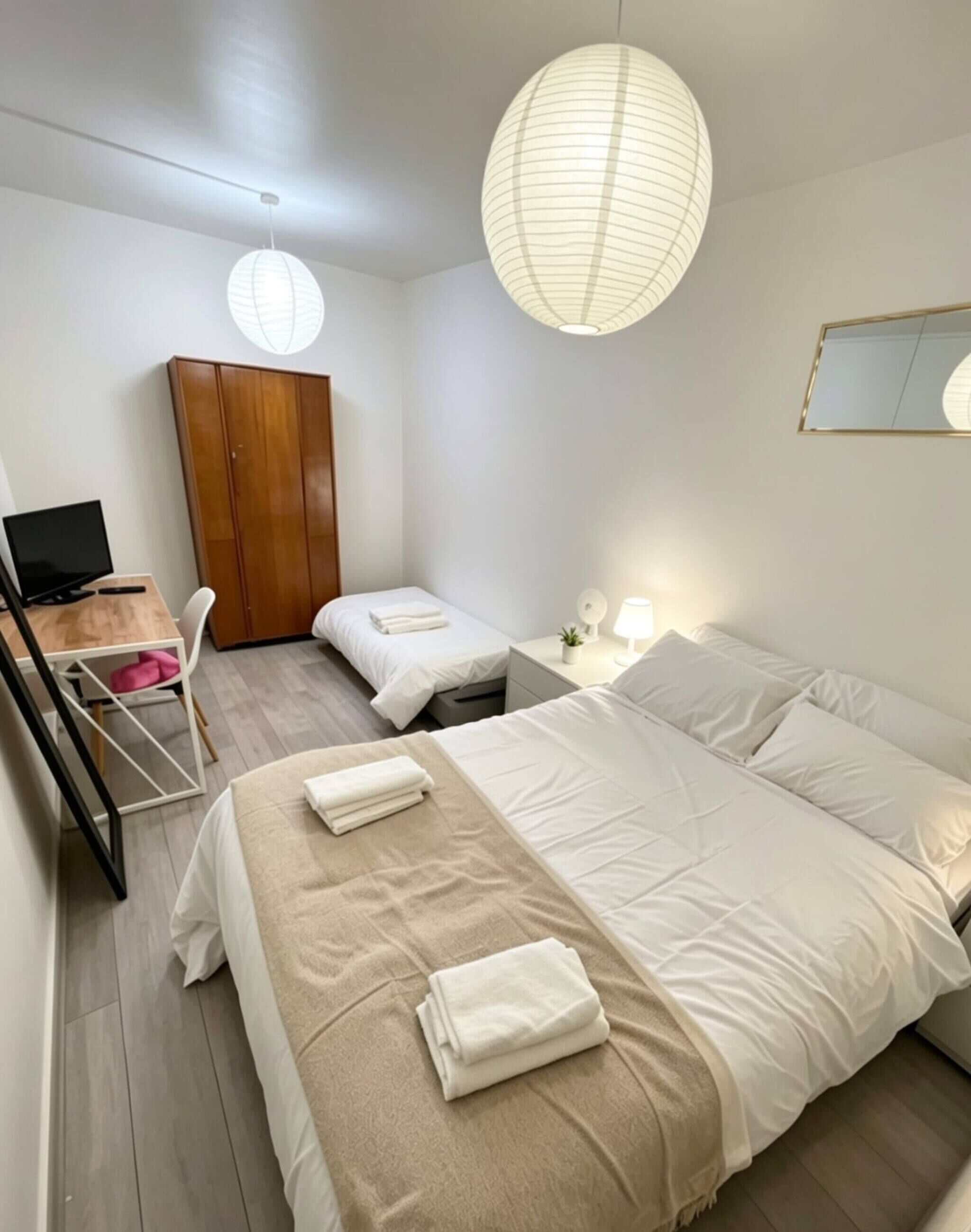Room, 2 Bedrooms