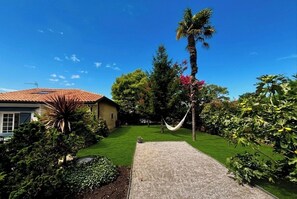 Property grounds - A traditional Landes-style house nestled between the ocean, the forests, and the lakes (Ondres)