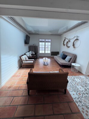 Smart TV, foosball, table tennis, books - A traditional Landes-style house nestled between the ocean, the forests, and the lakes (Ondres)