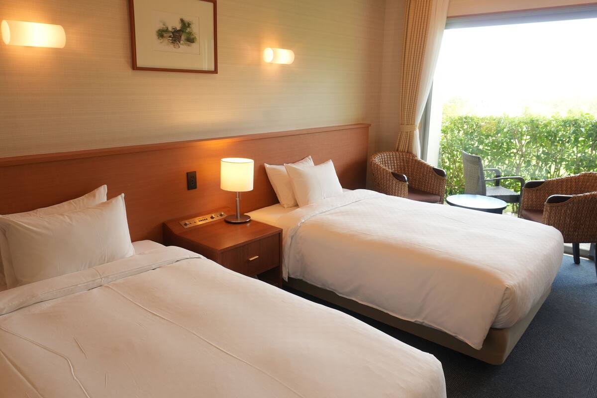 ห้องทวิน, วิวทะเล | ตู้นิรภัยในห้องพัก, โต๊ะทำงาน, ผ้าม่านกันแสง, Wi-Fi ฟรี