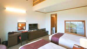 ตู้นิรภัยในห้องพัก, โต๊ะทำงาน, ผ้าม่านกันแสง, Wi-Fi ฟรี