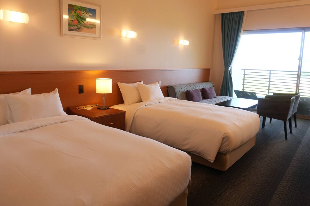 Deluxe Loft, Non Smoking, Ocean View | In-room safe, desk, blackout curtains, free WiFi