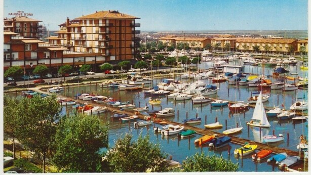 Immagine non classificata, 1 di 18, pulsante