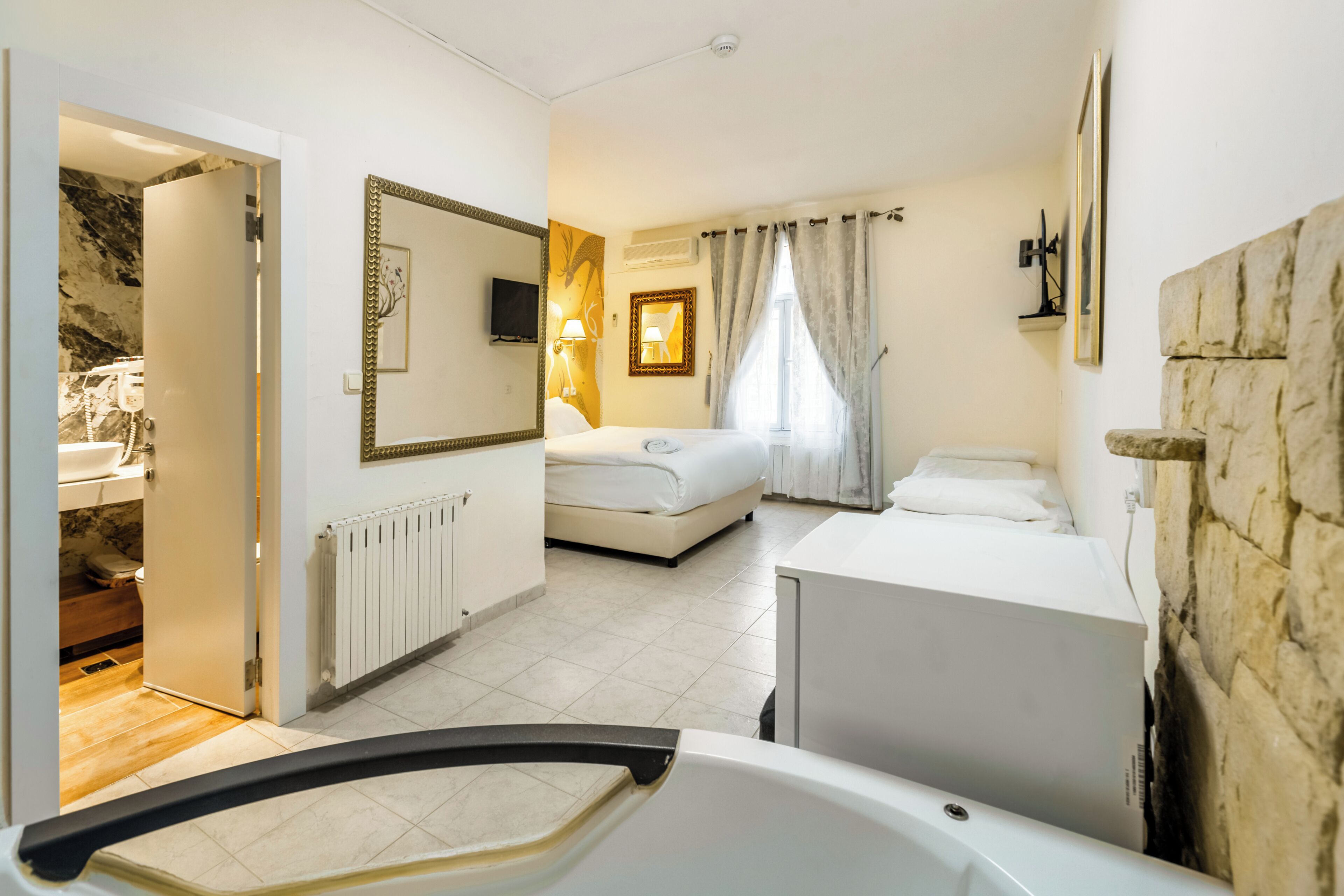 Superior Jacuzzi Room | Wi-fi percuma 