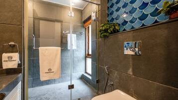 Deluxe Villa, 4 Bedrooms, Private Pool | Bathroom