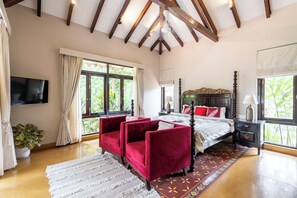 Deluxe Villa, 4 Bedrooms, Private Pool - Staymaster Shangrila-4BR Private villa  (Marra)