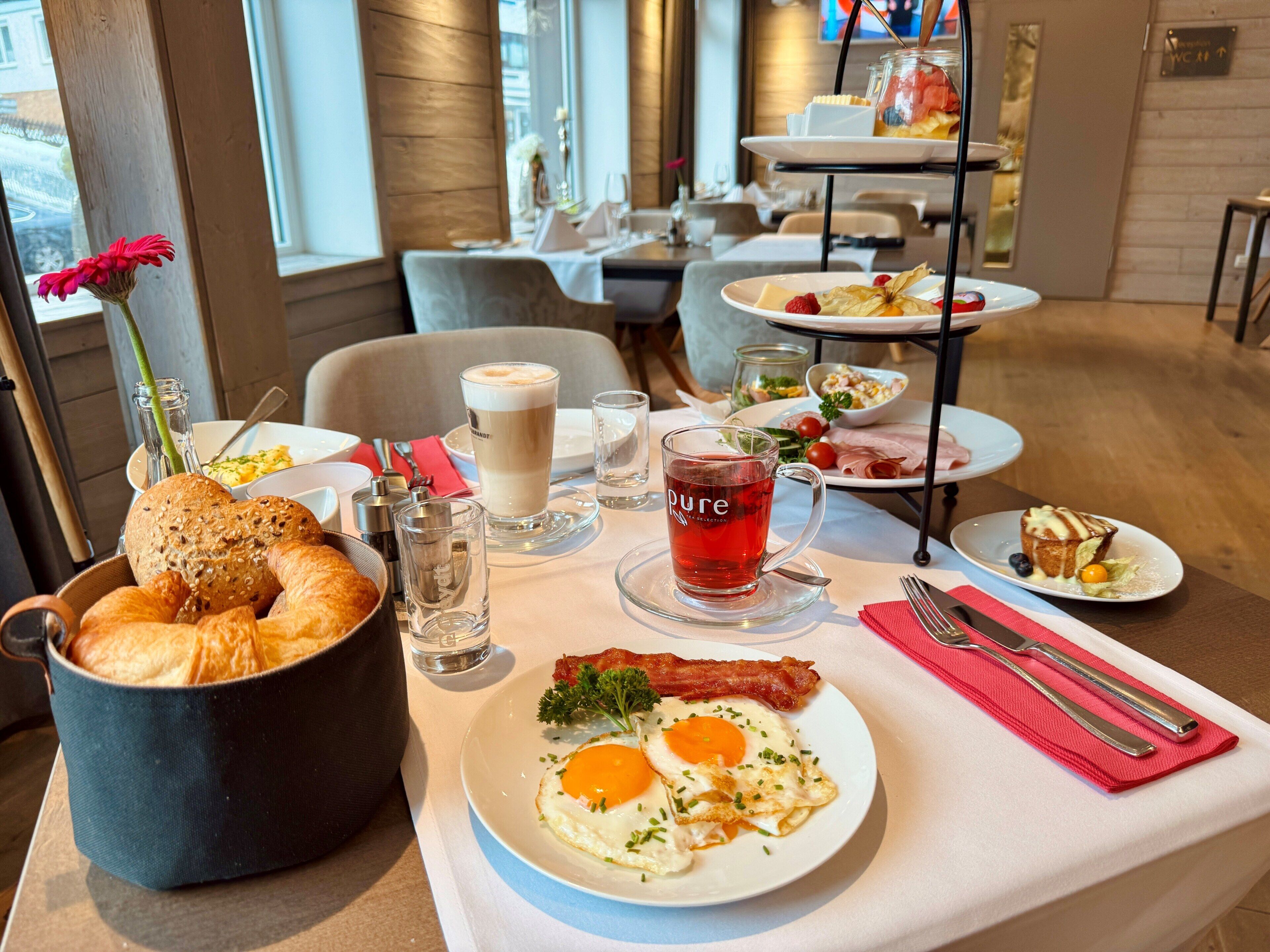 Daily buffet breakfast for a fee