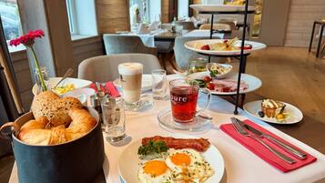 Daily buffet breakfast for a fee