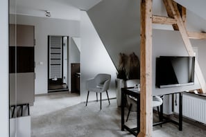 Habitación doble | Caja fuerte, escritorio, espacio para trabajar con un portátil