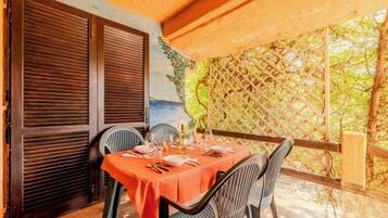 Apartment, 1 Bedroom | Outdoor dining