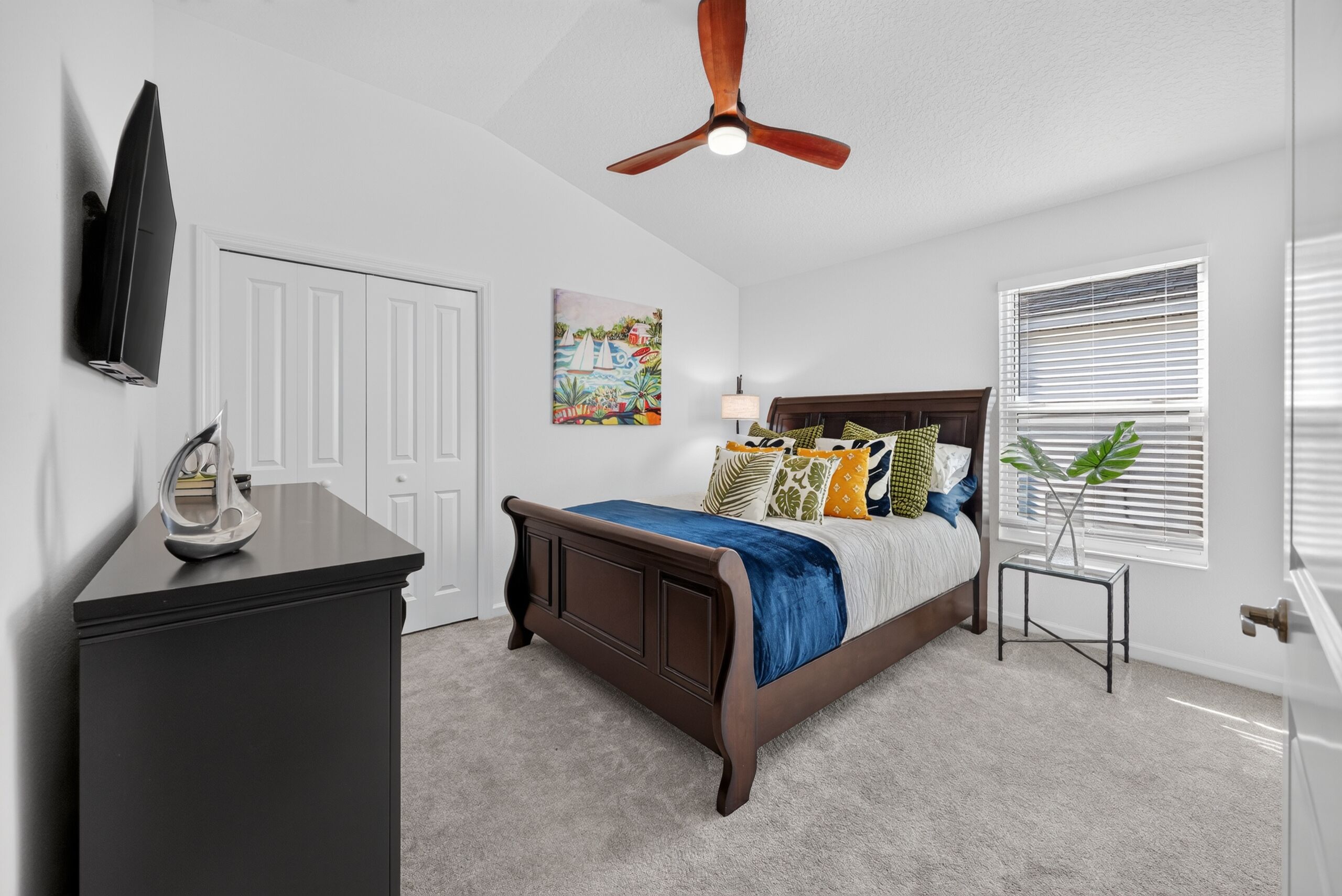 2 bedrooms, iron/ironing board, WiFi (free), bed sheets