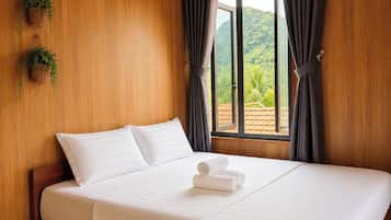 Deluxe Room, Garden View | Iron/ironing board, WiFi (free)