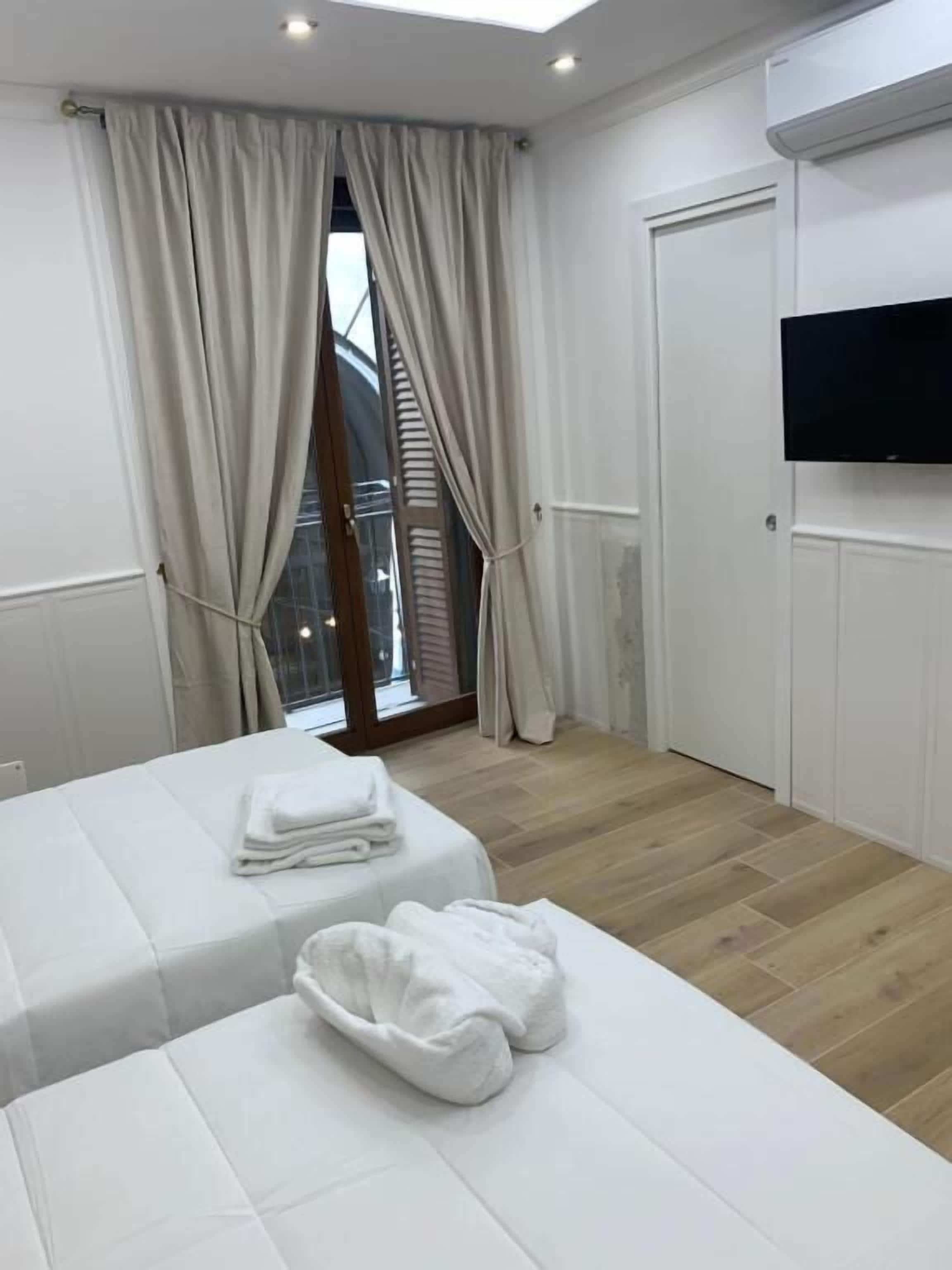 Zimmersafe, schallisolierte Zimmer, Bügeleisen/Bügelbrett