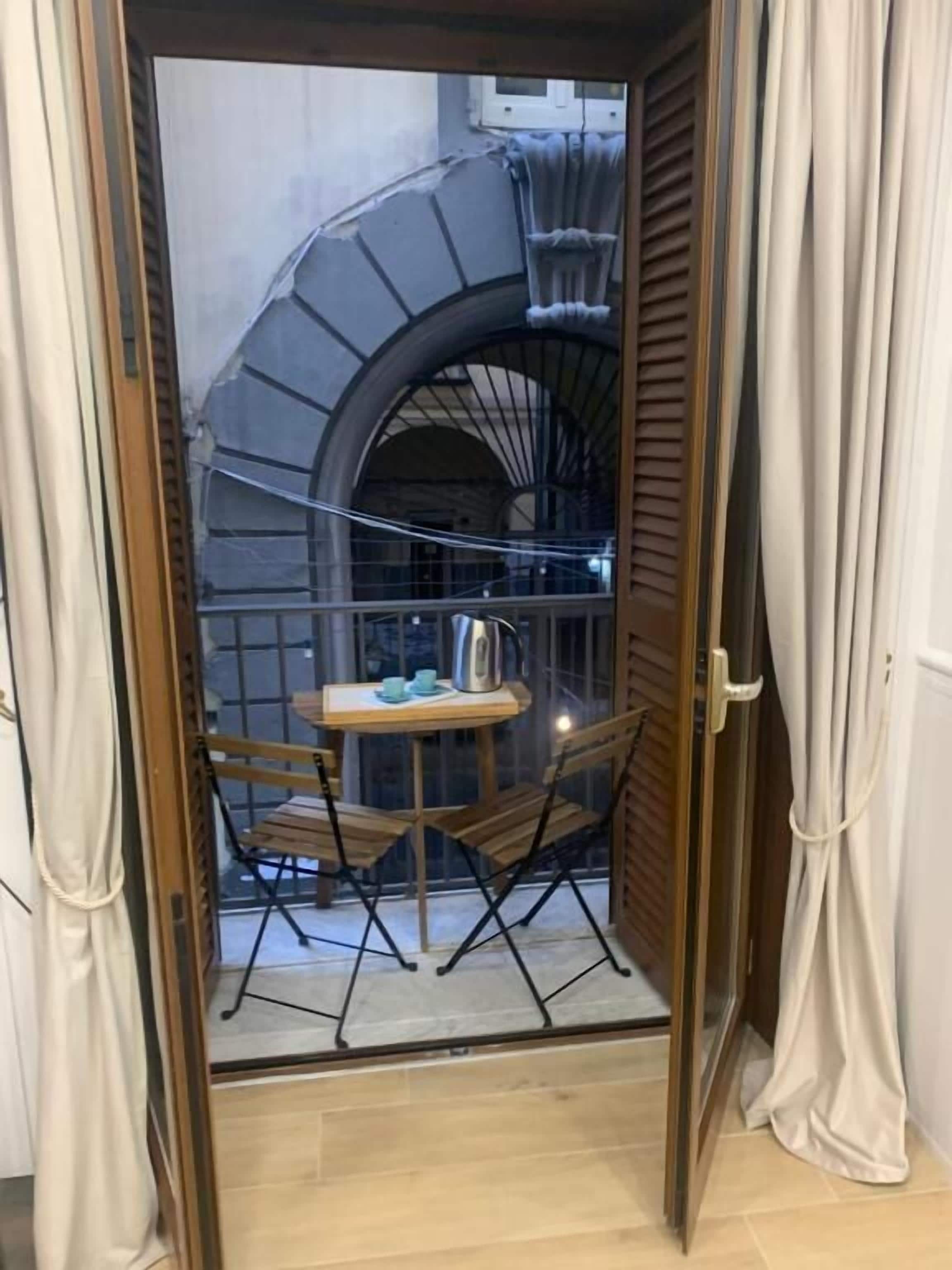 Double Room, Balcony, City View | Interior