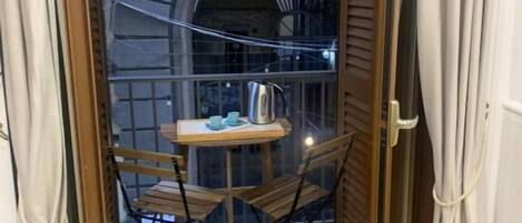 Double Room, Balcony, City View | Interior