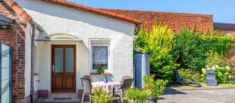 Holiday Home "Kleines Ferienhaus" with Shared Terrace and Wi-Fi