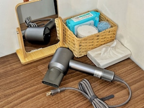 Bathroom amenities