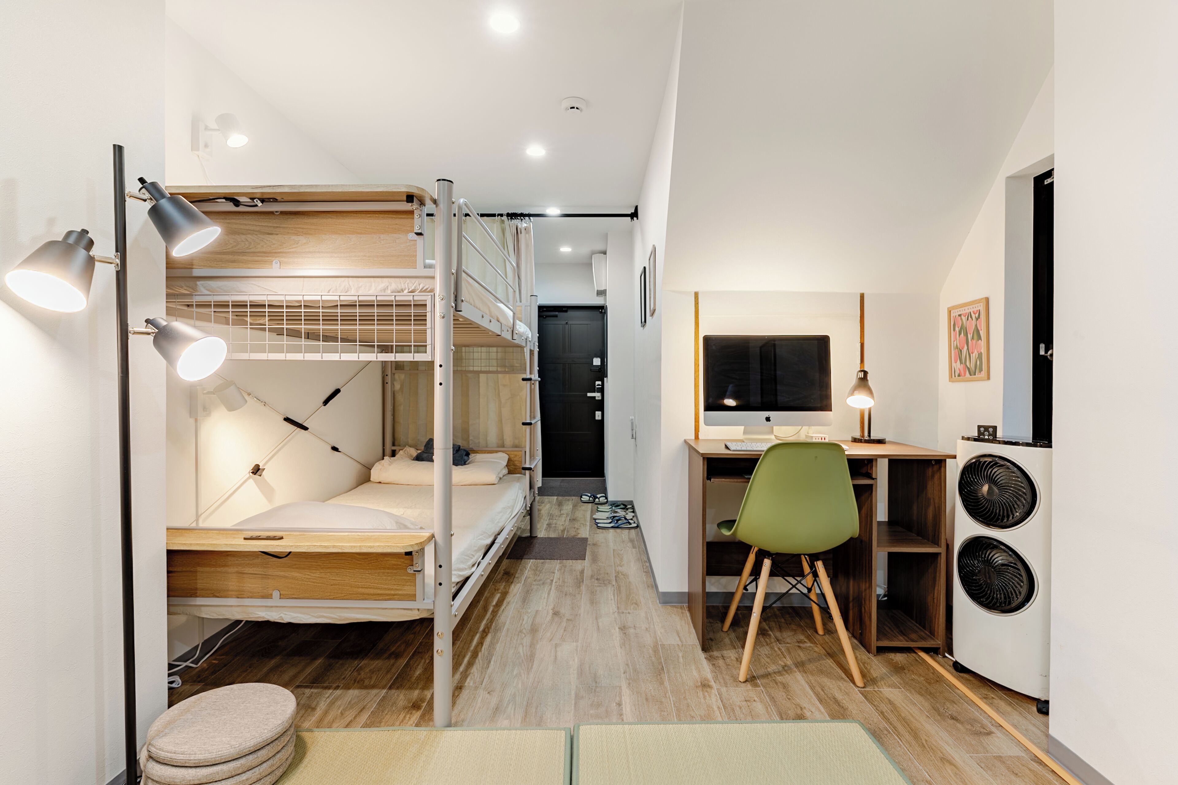 1 bedroom, desk, WiFi (free), bed sheets