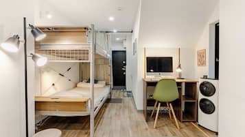 1 bedroom, desk, WiFi (free), bed sheets