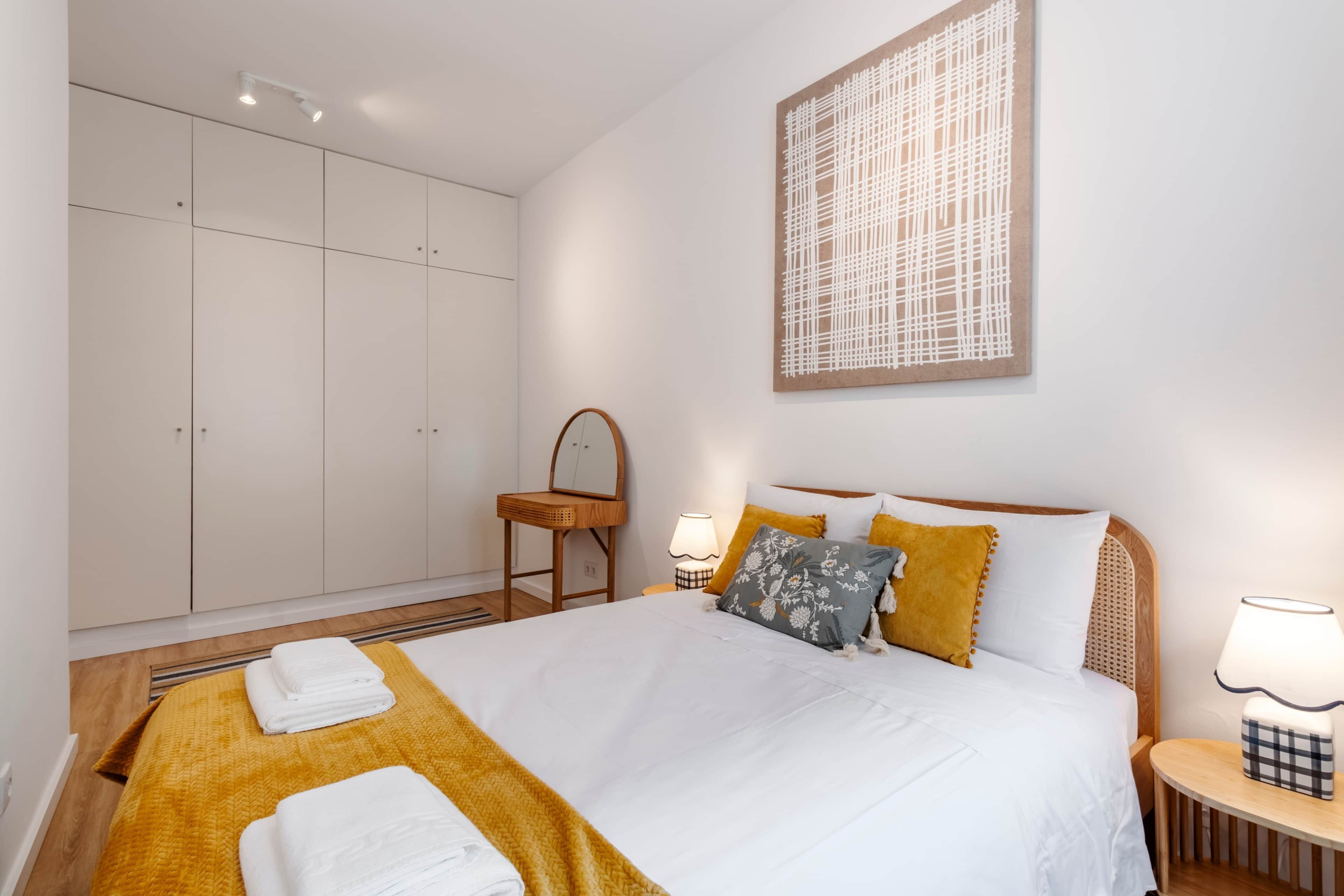 2 bedrooms, iron/ironing board, WiFi, bed sheets