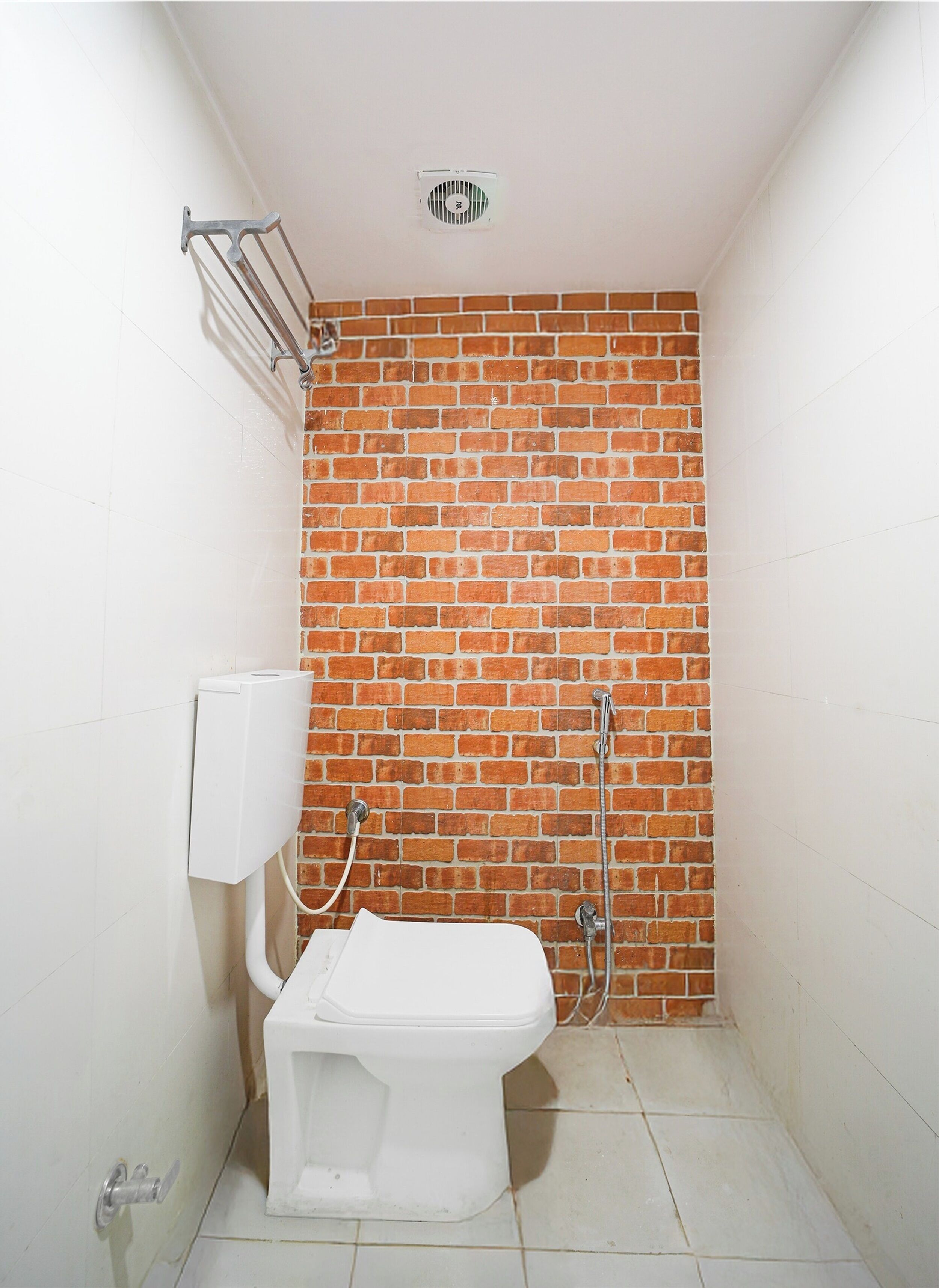 Deluxe Room | Bathroom | Shower, towels, soap, shampoo