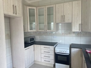 Refrigerador, microondas