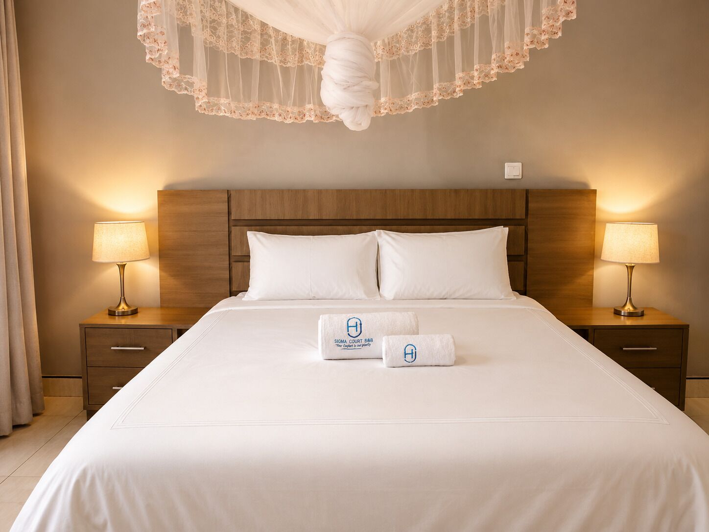 Cortinas blackout, tabla de planchar con plancha y wifi gratis 