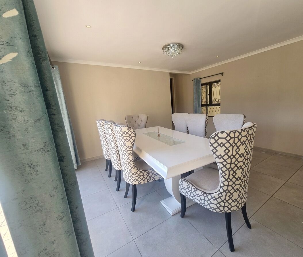 Double or Twin Room | Dining