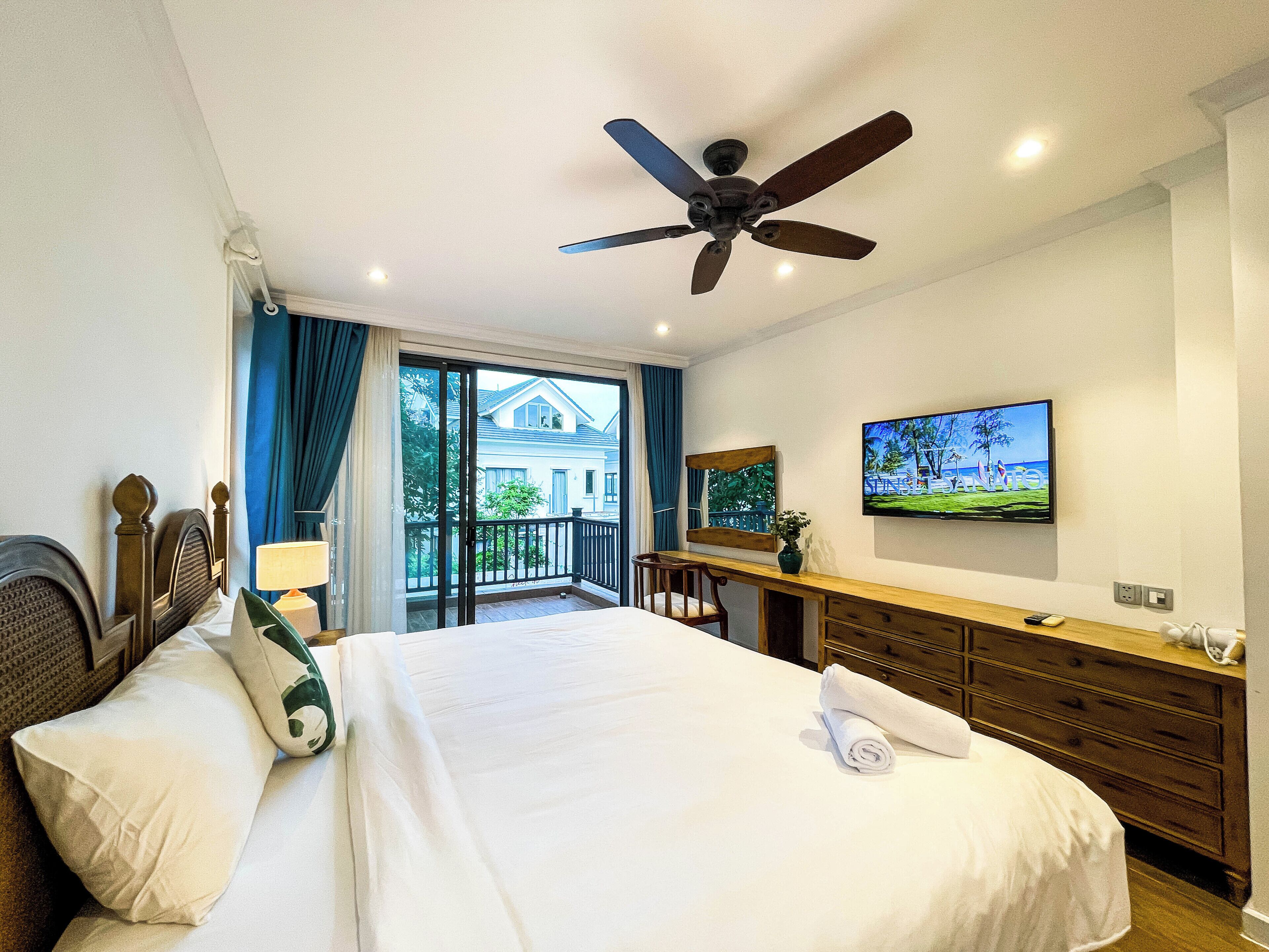 Family Villa, 4 Bedrooms, Non Smoking, Garden View | Desk, laptop workspace, blackout curtains
