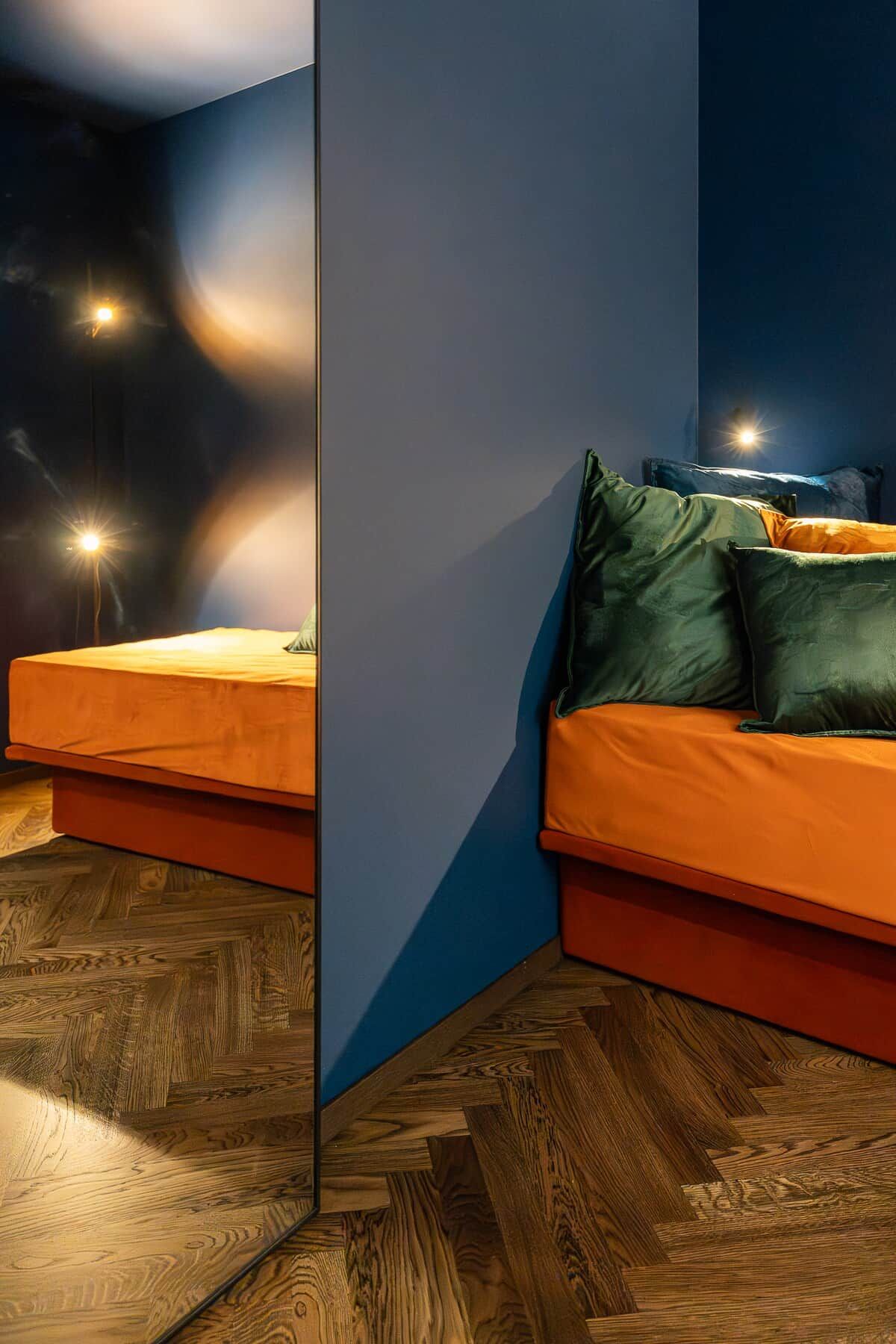 WiFi, bed sheets