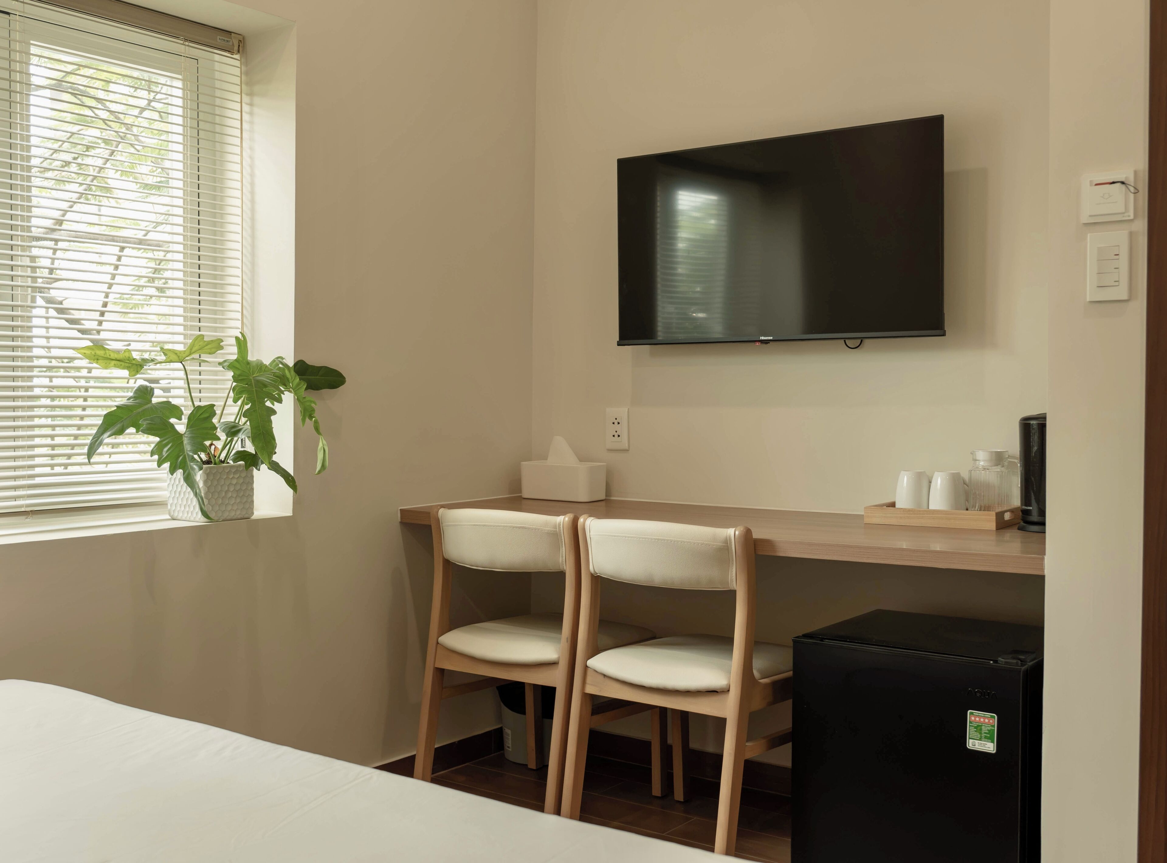 Signature Studio, Non Smoking, City View | Desk, laptop workspace, soundproofing, iron/ironing board (on request)