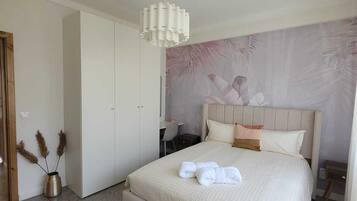 2 bedrooms, iron/ironing board, Internet, bed sheets