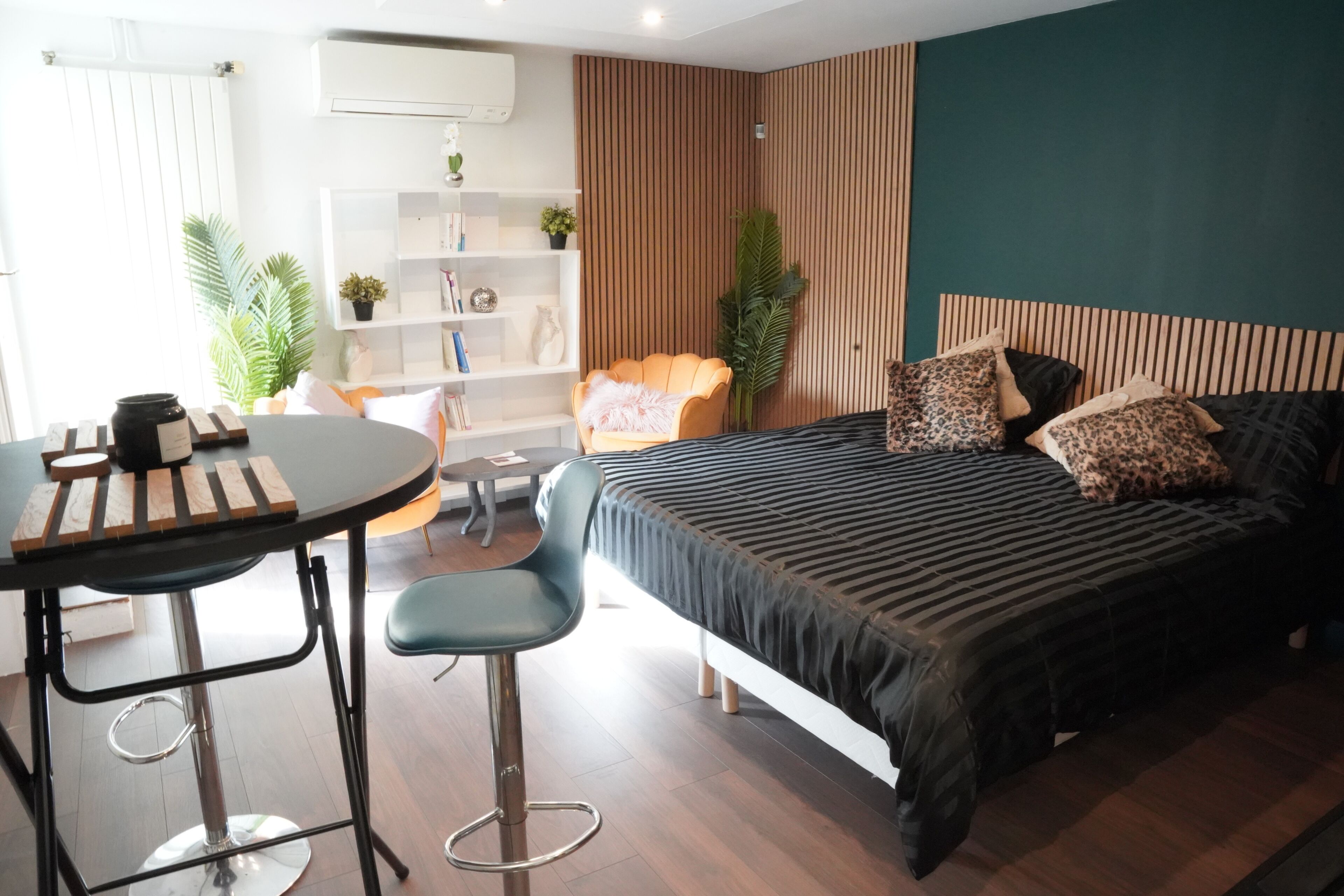 2 bedrooms, WiFi, bed sheets