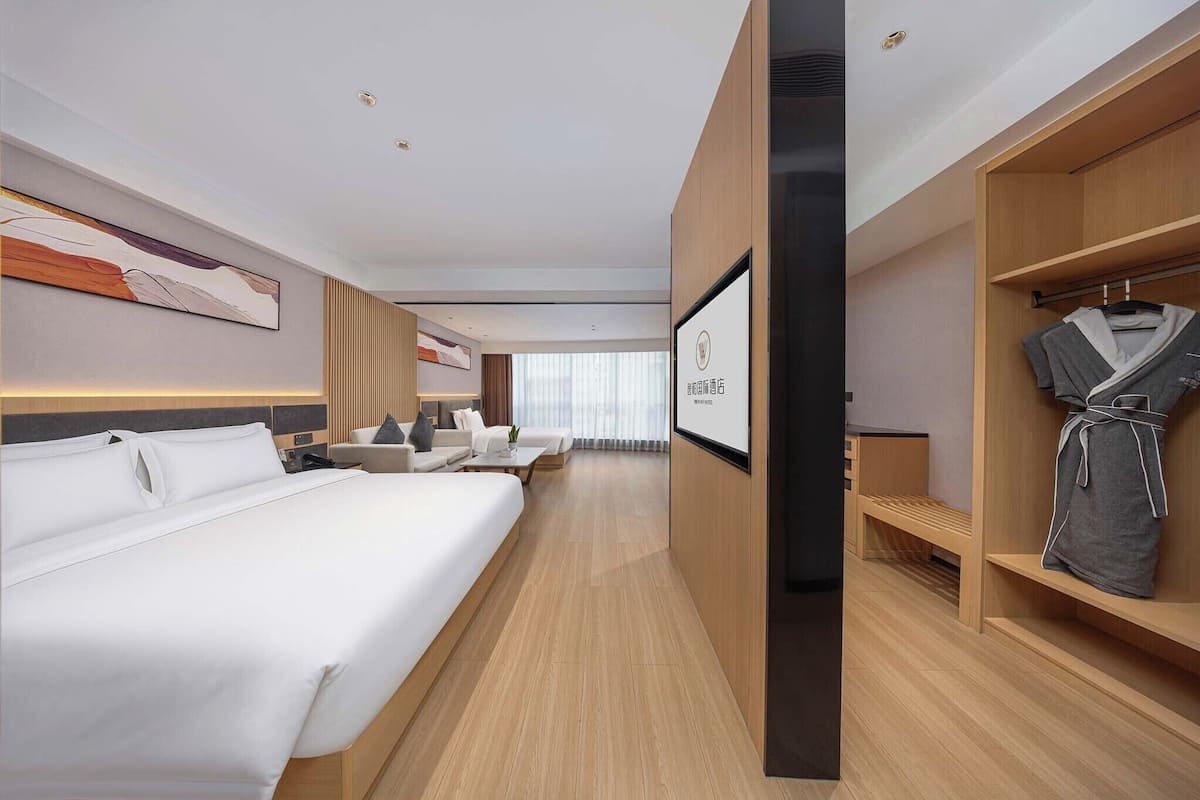 Luxury Twin Room, City View | Premium bedding, down comforters, blackout drapes, soundproofing