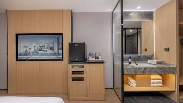 Family Twin Room, City View | Television