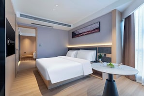 Executive Suite, City View | Premium bedding, down comforters, blackout drapes, soundproofing - YIBON INTERNATIONAL HOTEL (Guiyang)