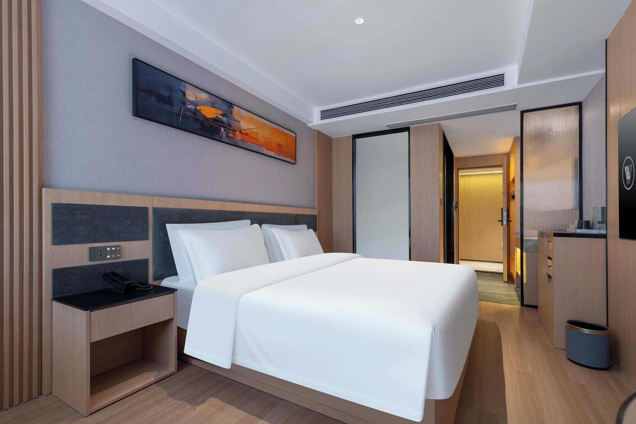 Senior Double Room, City View | Premium bedding, down comforters, blackout drapes, soundproofing