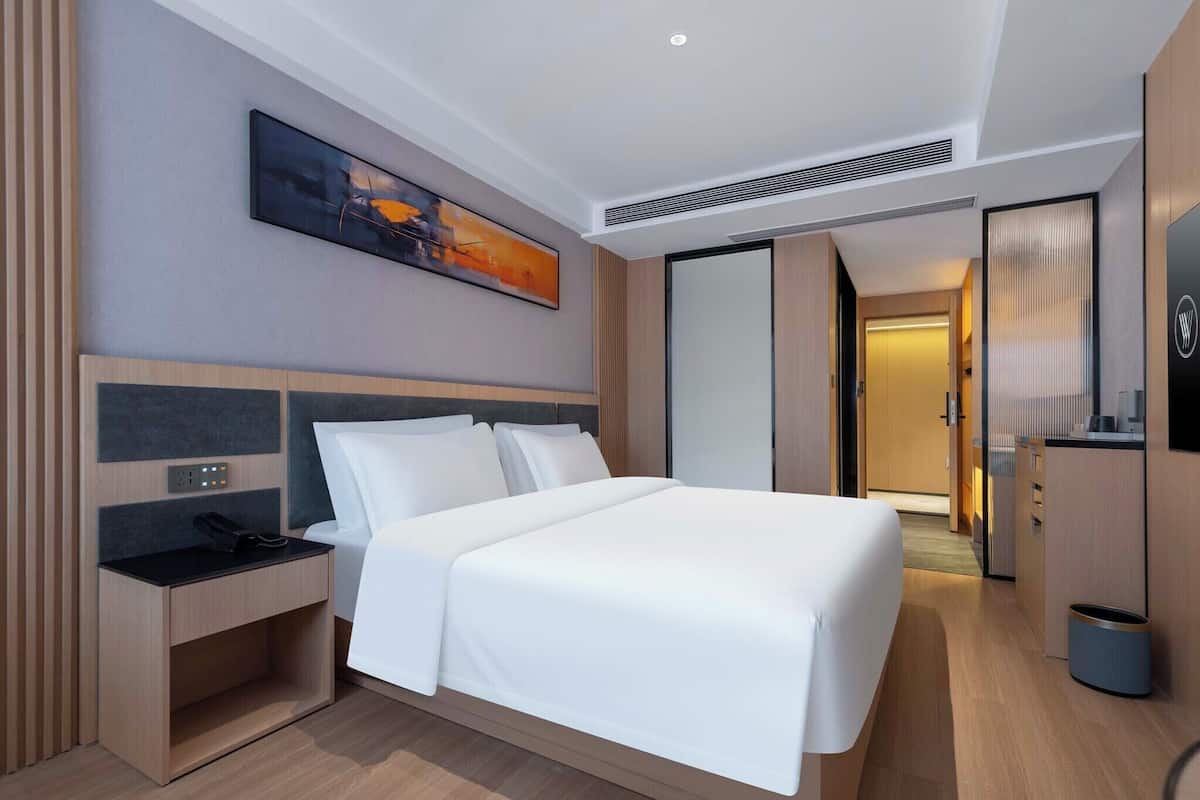 Senior Double Room, City View | Premium bedding, down comforters, blackout drapes, soundproofing