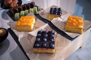 Free daily cooked-to-order breakfast - YIBON INTERNATIONAL HOTEL (Guiyang)