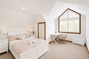 Unclassified image, 4 of 6, button - Stylish & Comfortable 3BR | Metro & Cafés (Crows Nest)