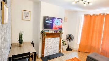 House, 4 Bedrooms | Room amenity