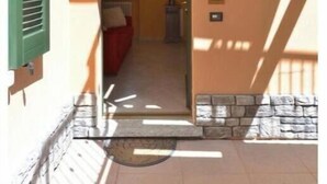 Unclassified image, 4 of 17, button - NEW LarioView Suites – Apartment with Private Jacuzzi and Terrace with Lake Views (Argegno)