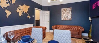 #104 Luxury 4 bed beautiful house - Near Royal Albert Dock Liverpool - Sleeps 9