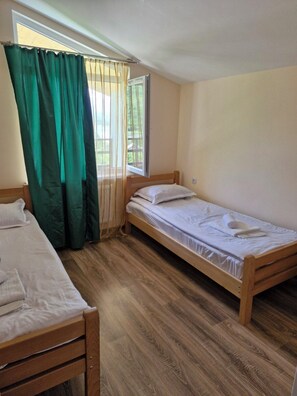 Room - cozy house with stunning views of the Aragvi Valley (Ananuri)