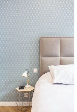 Room - Spacious, renovated Parisian apartment near La Madeleine (Île-de-France)