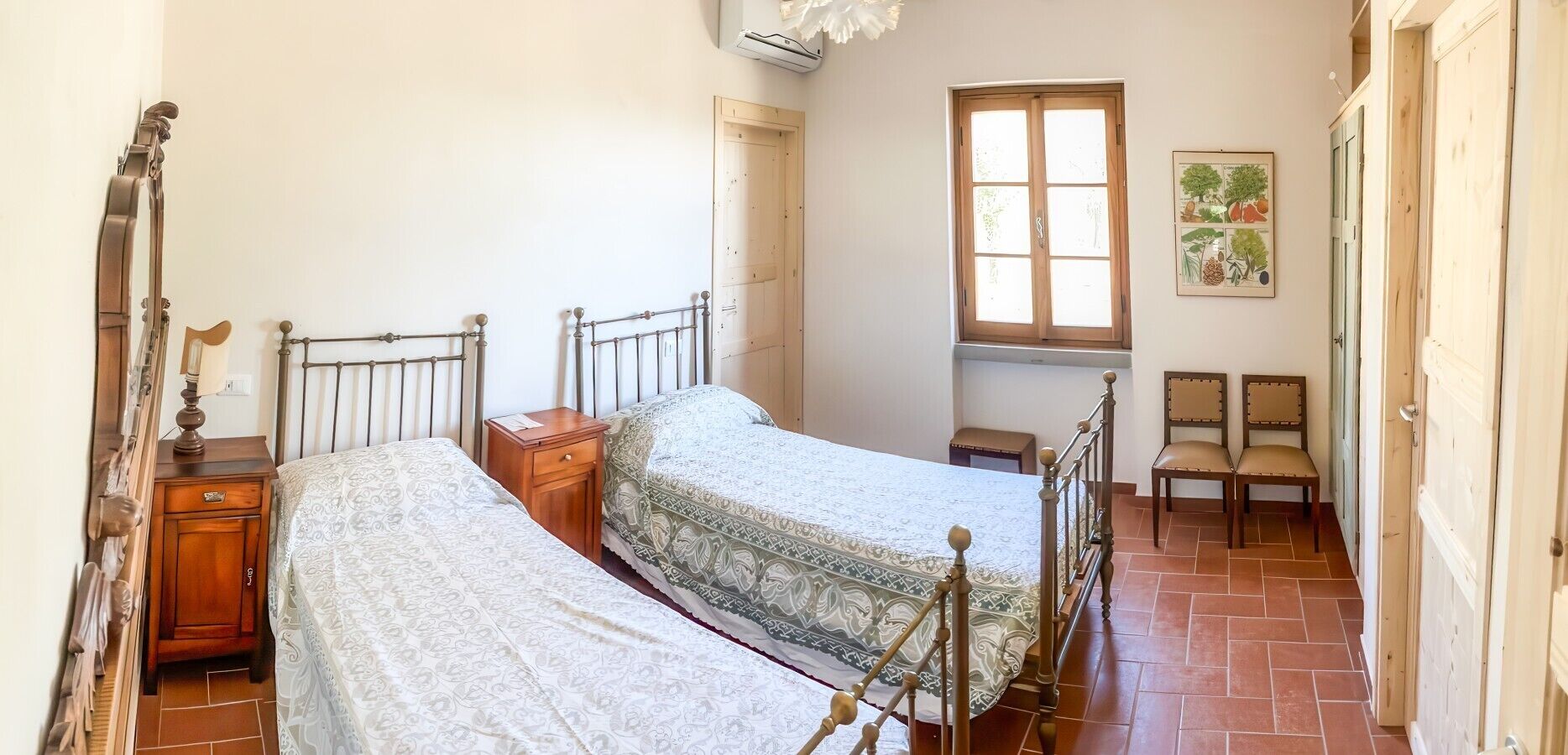 3 bedrooms, desk, iron/ironing board, WiFi