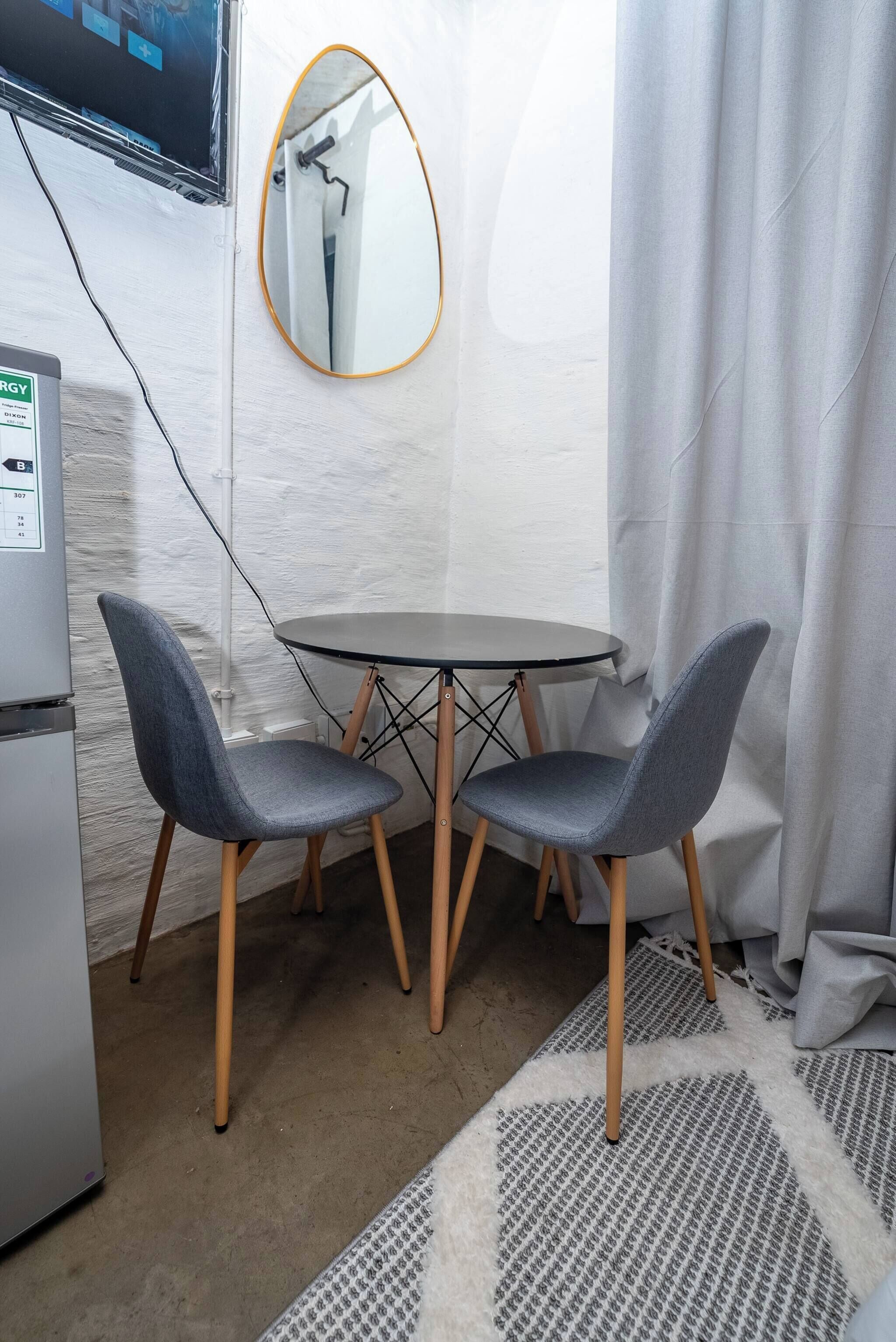 Apartment, 1 Bedroom, Balcony | Dining room
