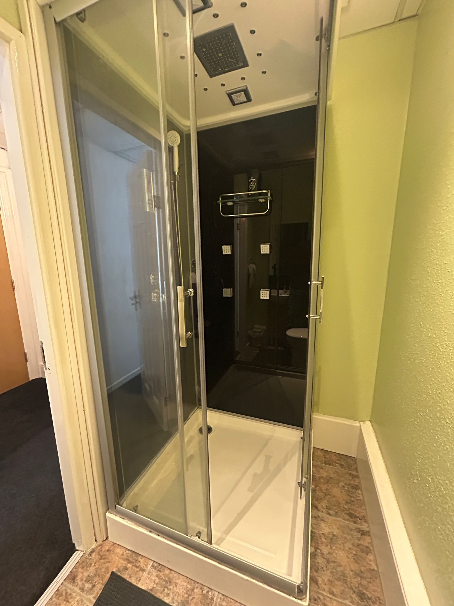 Premium Double Room, Sea View | Bathroom | Shower, towels, soap, shampoo