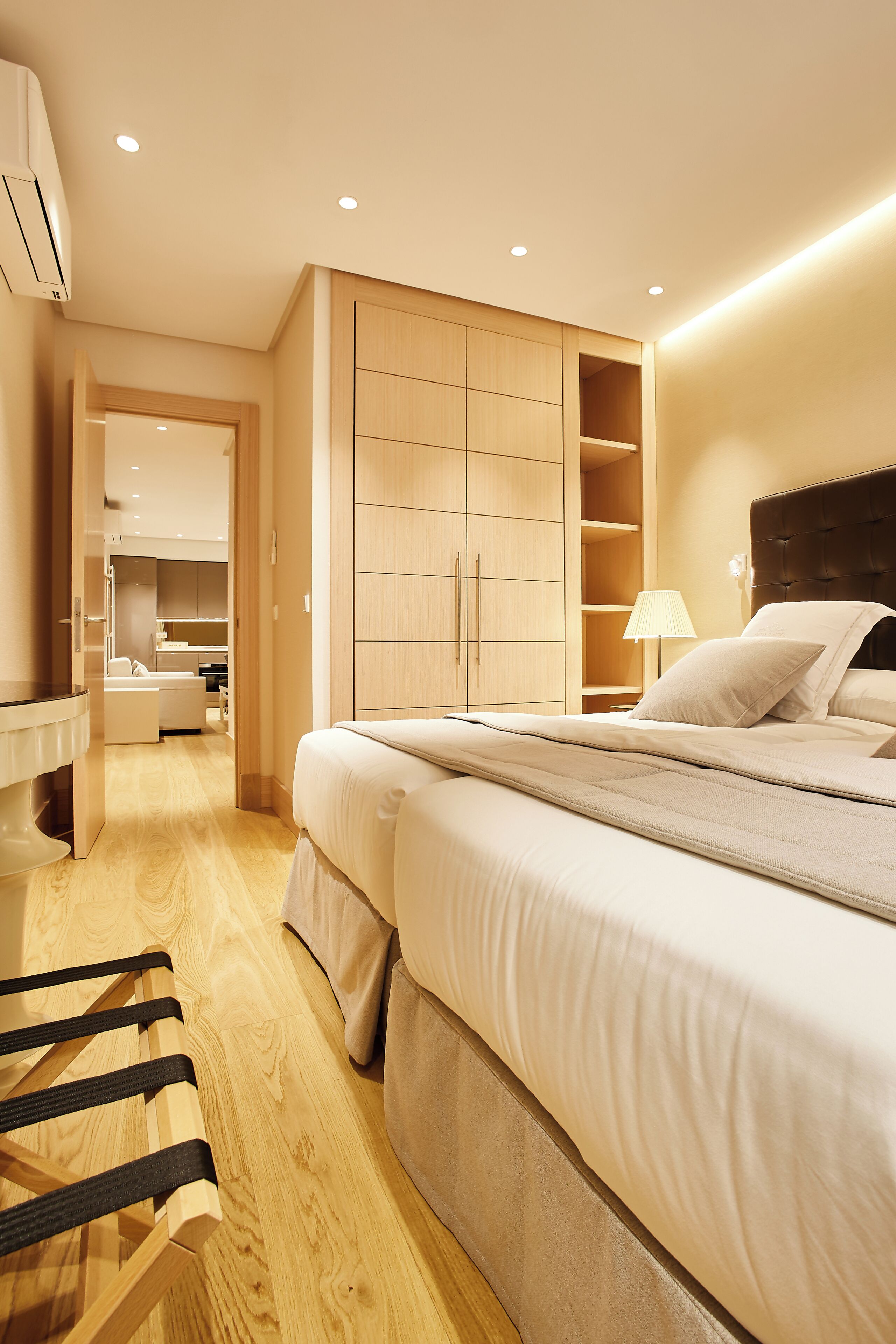 Apartamento Deluxe | Caja fuerte, espacio para trabajar con un portátil, cortinas opacas