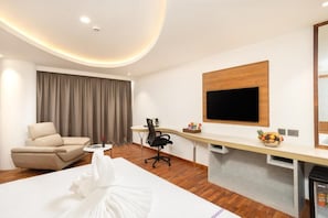 Habitación doble superior, vista a la ciudad | Interior